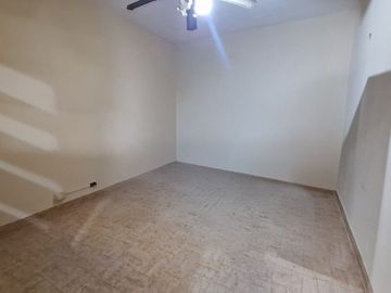 VENTA CASA PASILLO 3 DORMITORIOS CON PATIO EN PB