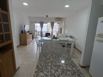 DEPARTAMENTO EN VENTA 2 DORMITORIOS CENTRO BALCÓN