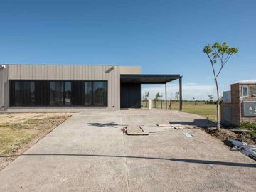 CASA EN VENTA A ESTRENAR PUERTOS DEL LAGO