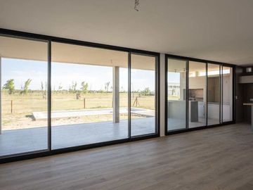 CASA EN VENTA A ESTRENAR PUERTOS DEL LAGO