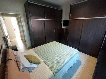 CASA EN VENTA 4 AMBIENTES BOULOGNE CON JARDIN