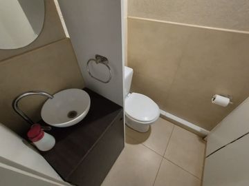 CASA EN VENTA 4 AMBIENTES BOULOGNE CON JARDIN