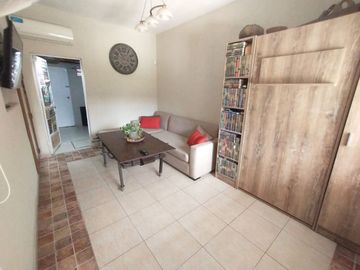 CASA EN VENTA 4 AMBIENTES BOULOGNE CON JARDIN