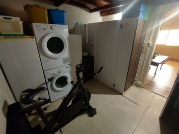 CASA EN VENTA 4 AMBIENTES BOULOGNE CON JARDIN