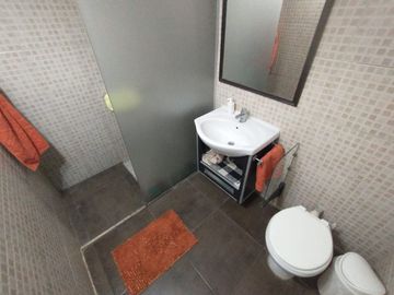 CASA EN VENTA 4 AMBIENTES BOULOGNE CON JARDIN