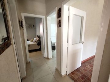 CASA EN VENTA 4 AMBIENTES BOULOGNE CON JARDIN