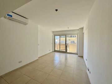 Impecable Monoamb-Balcón y Patio-Villa Urquiza