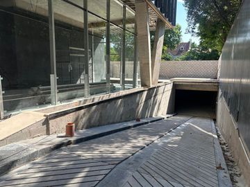 ALQUILER OFICINAS EN VTE LOPEZ CON COCH A ESTR