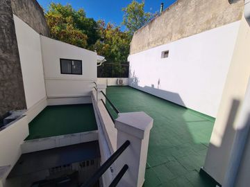 CASA 5 AMB EN VENTA PARQUE CHAS PATIO Y TERRAZA