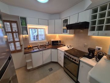 CASA 5 AMB EN VENTA PARQUE CHAS PATIO Y TERRAZA