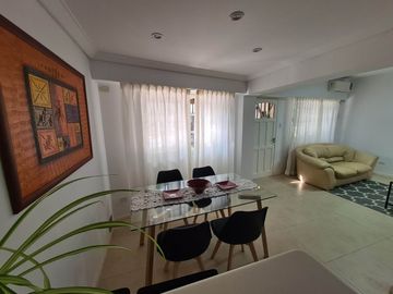 CASA 5 AMB EN VENTA PARQUE CHAS PATIO Y TERRAZA