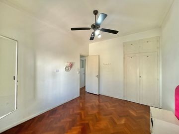 Venta depto 3 ambientes mas dependencia Flores