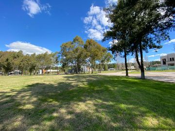 LOTE EN VENTA EN MIRALAGOS