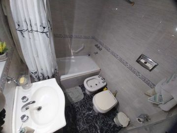 VENTA CASA 3 AMB CON COCHERA PATIO Y QUINCHO GERLI
