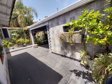 VENTA CASA 3 AMB CON COCHERA PATIO Y QUINCHO GERLI