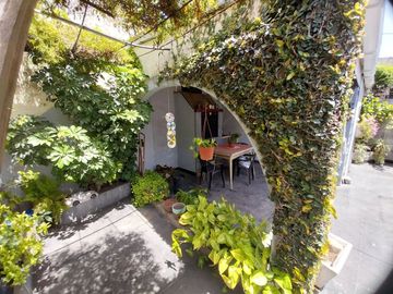 VENTA CASA 3 AMB CON COCHERA PATIO Y QUINCHO GERLI