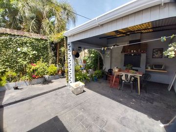 VENTA CASA 3 AMB CON COCHERA PATIO Y QUINCHO GERLI