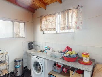 Venta PH 4 amb. Constitución con terraza y quincho