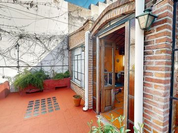 Venta PH 4 amb. Constitución con terraza y quincho