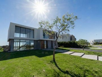 VENTA APTO CRÉDITO Casa a Estrenar San Sebastián