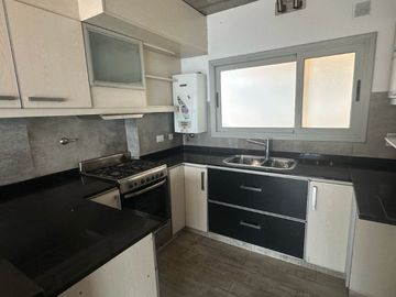 VENTA DUPLEX 3 AMBIENTES CON BALCON EN SAN TELMO
