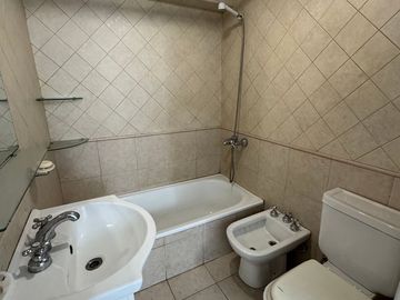 VENTA PH DE 2 AMB C/TERRAZA FLORES- APTO CREDITO