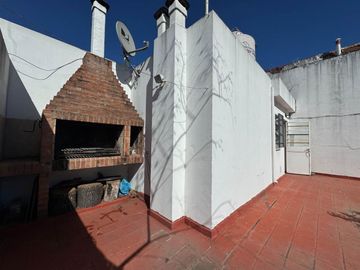 VENTA PH DE 2 AMB C/TERRAZA FLORES- APTO CREDITO