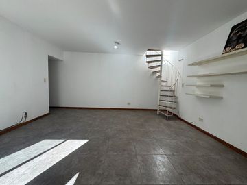 VENTA PH DE 2 AMB C/TERRAZA FLORES- APTO CREDITO