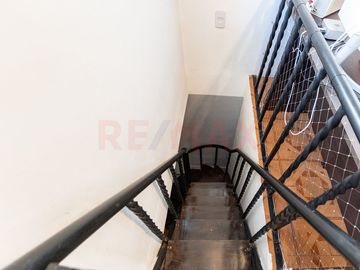 VENTA PH 4 AMB CON TERRAZA Y PARRILLA EN POMPEYA