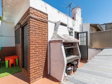 VENTA PH 4 AMB CON TERRAZA Y PARRILLA EN POMPEYA