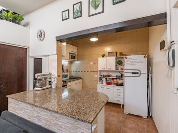 VENTA PH 4 AMB CON TERRAZA Y PARRILLA EN POMPEYA