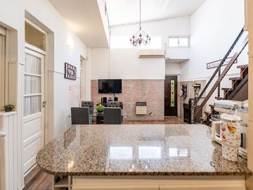 VENTA PH 4 AMB CON TERRAZA Y PARRILLA EN POMPEYA