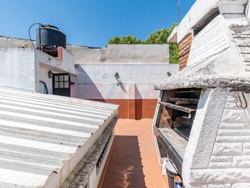 VENTA PH 4 AMB CON TERRAZA Y PARRILLA EN POMPEYA