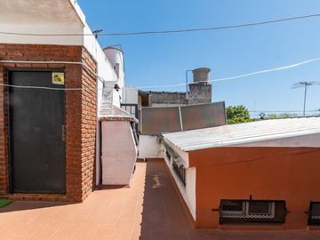 VENTA PH 4 AMB CON TERRAZA Y PARRILLA EN POMPEYA