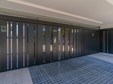 VENTA DPTO MODERNO 2 AMB A ESTRENAR CON COCHERA