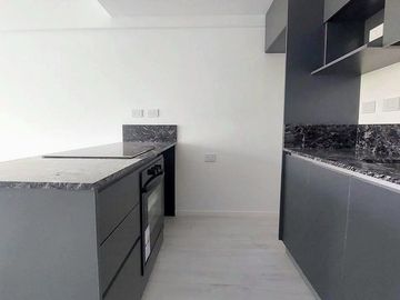 Venta 2 ambientes Almagro baño y toilette en obra
