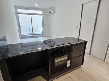 Venta 2 ambientes Almagro baño y toilette en obra