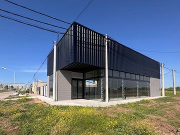 ALQUIER/LOCAL/INGRESO VEHICULAR LATERAL/ LOS ARCES
