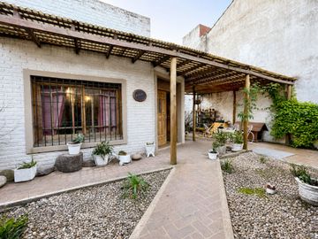 Casa en venta 3 dormitorios  La Plata, San Carlos