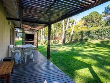 Venta Casa en Cariló 2 casas independientes renta