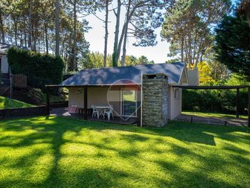 Venta Casa en Cariló 2 casas independientes renta