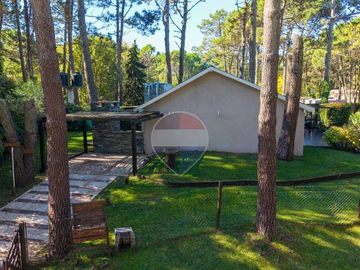 Venta Casa en Cariló 2 casas independientes renta
