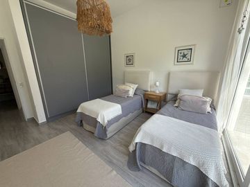 Casa en Venta en PINAMAR Barrio Álamos 5 ambientes