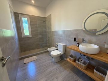 Casa en Venta en PINAMAR Barrio Álamos 5 ambientes
