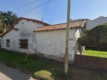 LOTE 1207 MTS2 VENTA EN BERNAL OESTE CON MEJORAS