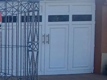 VENTA DE CASA CON 3 DORMITORIOS, PILETA Y QUINCHO