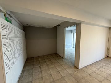 ALQUILER DE PISO completo coorporativo 6 oficinas