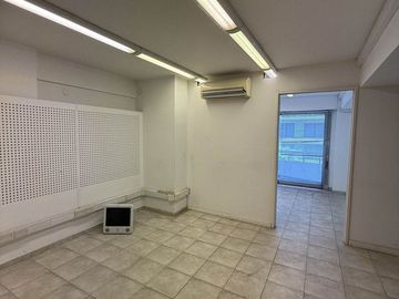 ALQUILER DE PISO completo coorporativo 6 oficinas