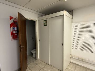 ALQUILER DE PISO completo coorporativo 6 oficinas