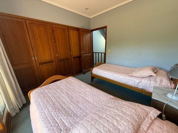 Casa en venta, lote al golf-Country El Ombú Ezeiza